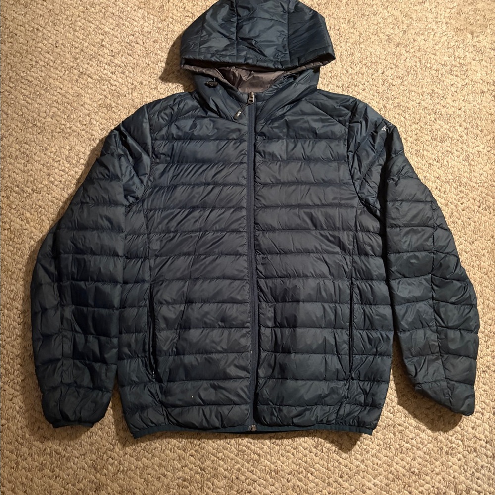 Tumi lightweight packable jacket